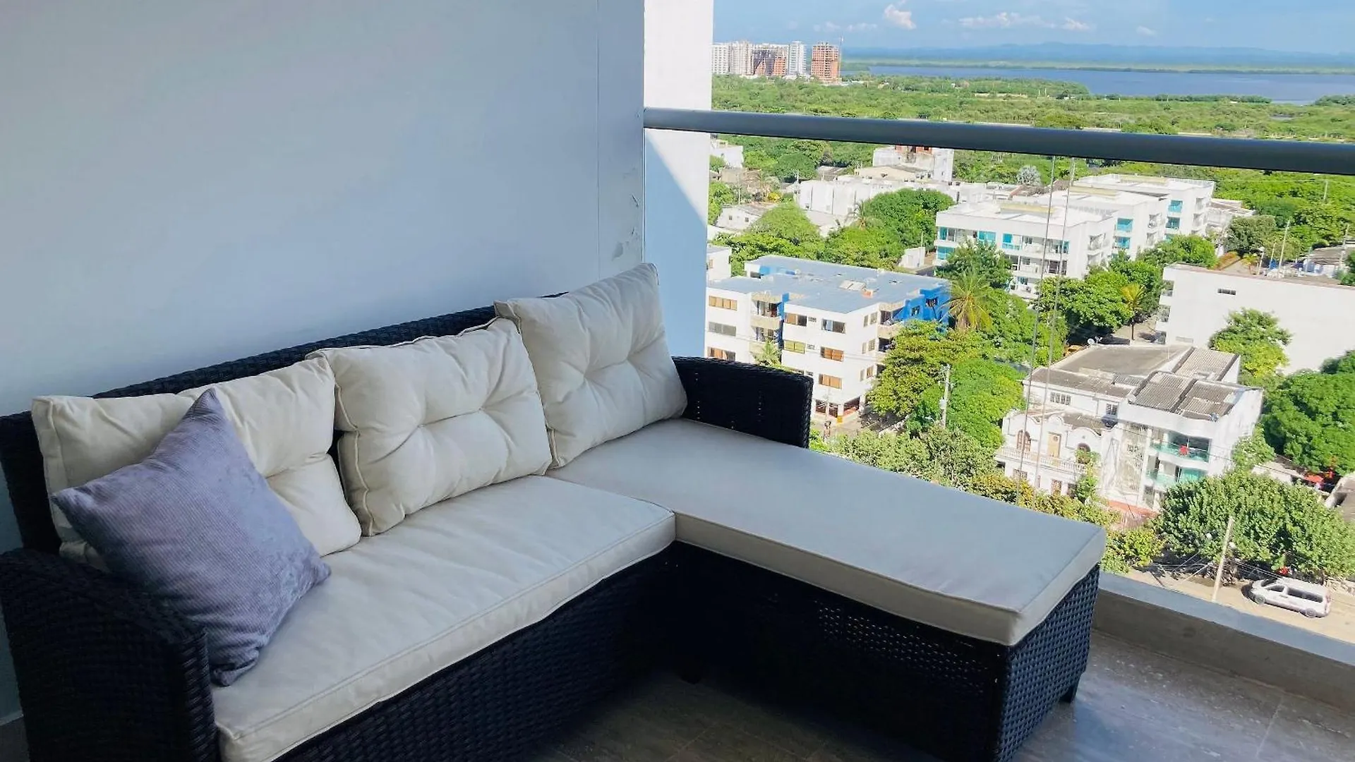 Cb1241 Crespo Suite Frente Aeropuerto Vista-Lago location