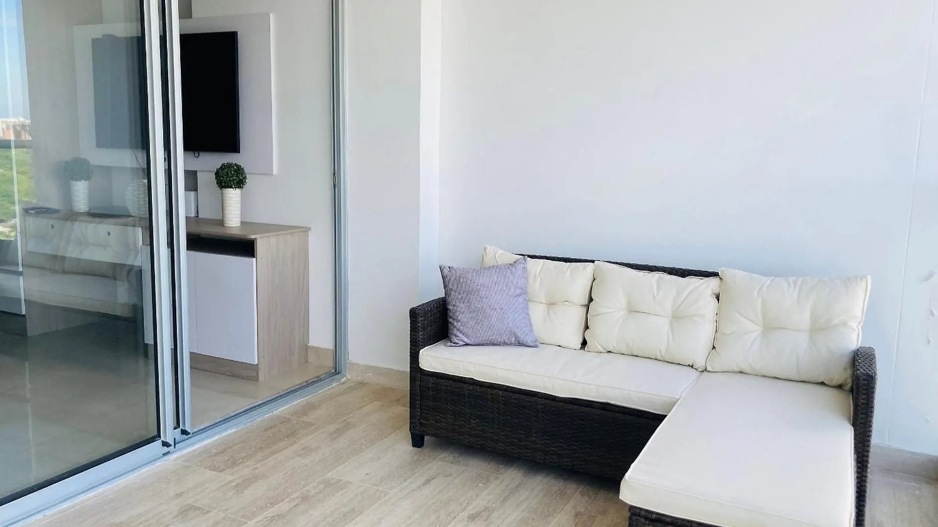 Apartment Cb1241 Crespo Suite Frente Aeropuerto Vista-Lago Cartagena