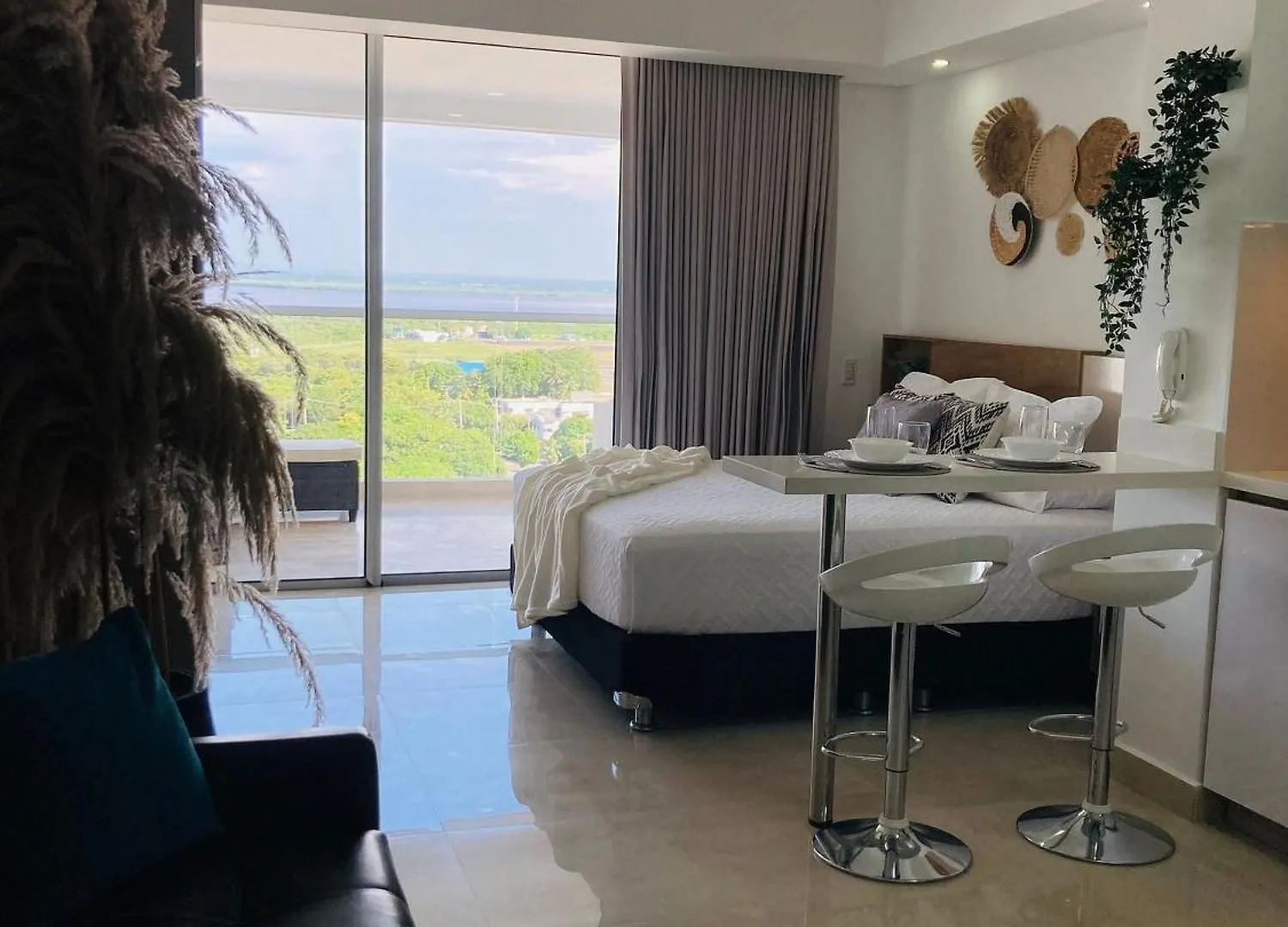 Cb1241 Crespo Suite Frente Aeropuerto Vista-Lago Cartagena 0*,