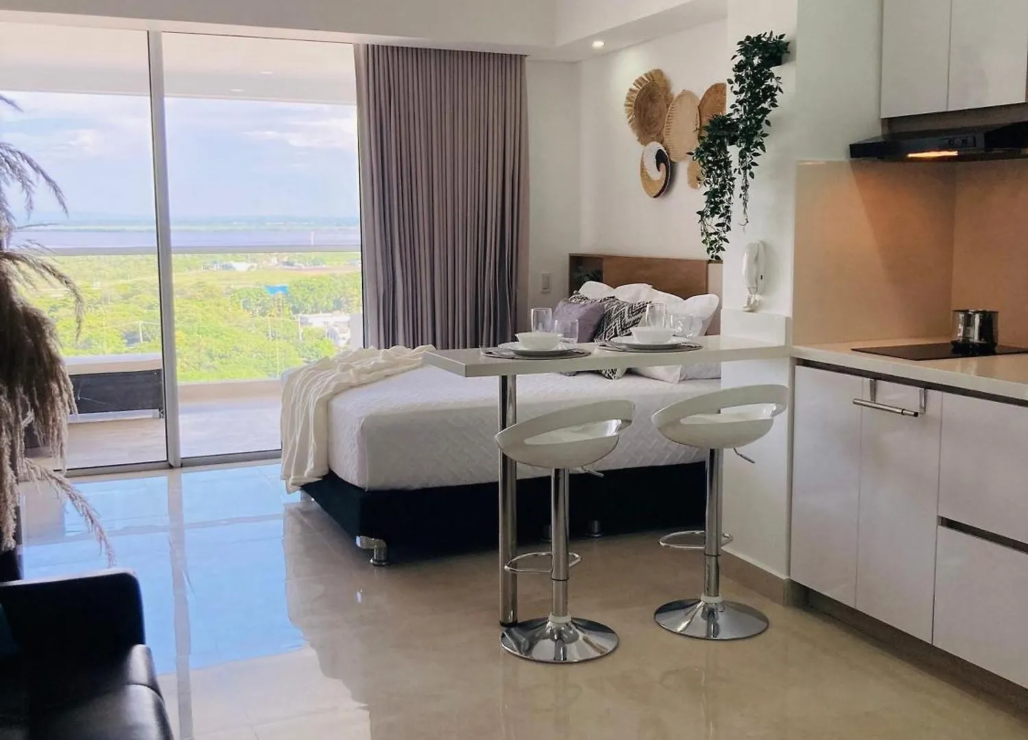 Cb1241 Crespo Suite Frente Aeropuerto Vista-Lago Cartagena 0*,