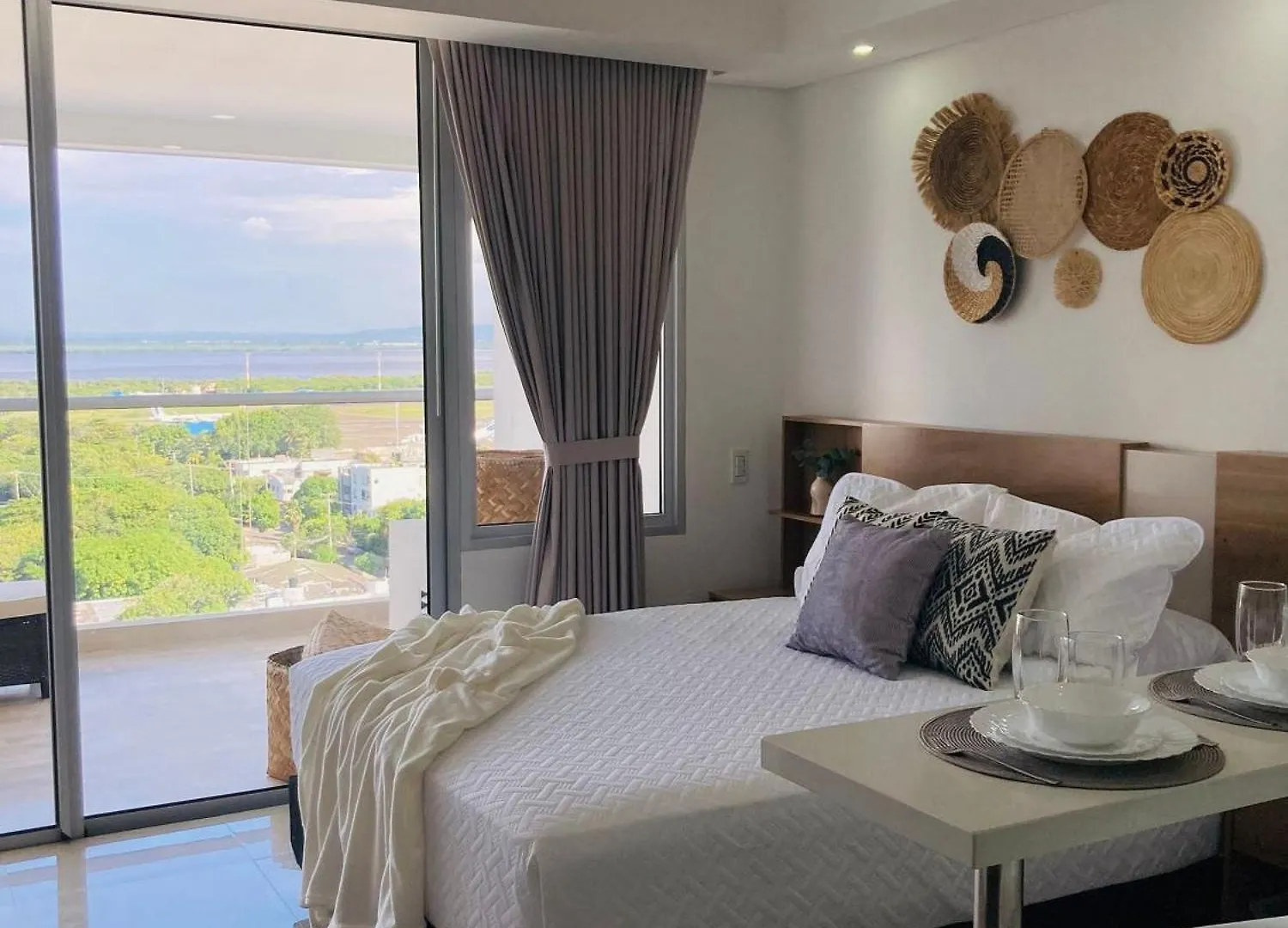 Cb1241 Crespo Suite Frente Aeropuerto Vista-Lago Cartagena 0*,
